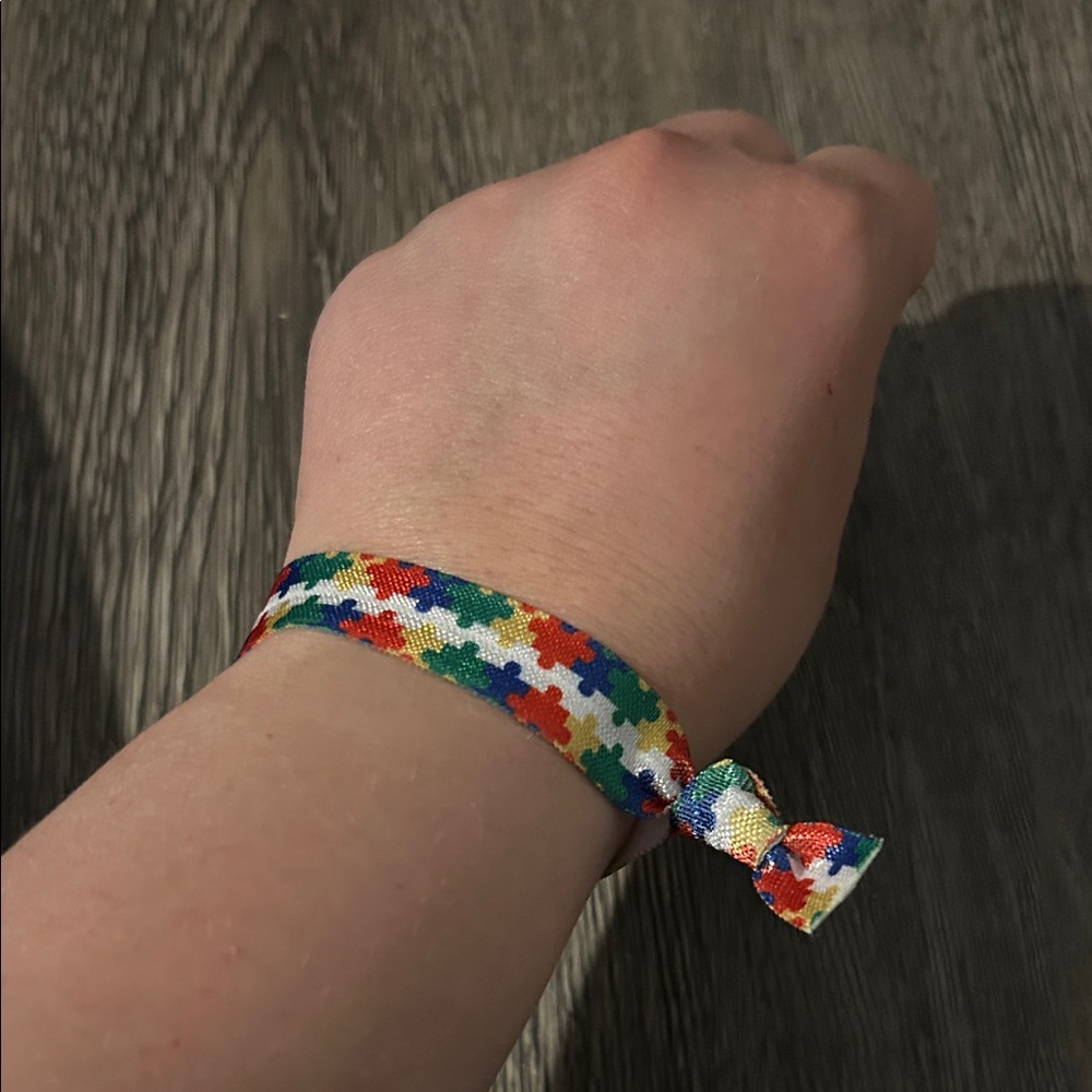 Elastic Autism Support Braclet - Picture 3 of 3